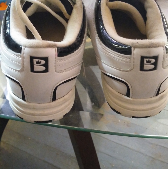 Bowling Shoes - Picture 3 of 4
